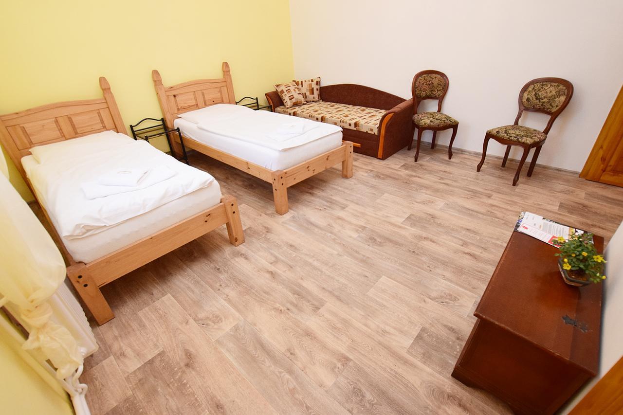 Klášter Pensión 3*